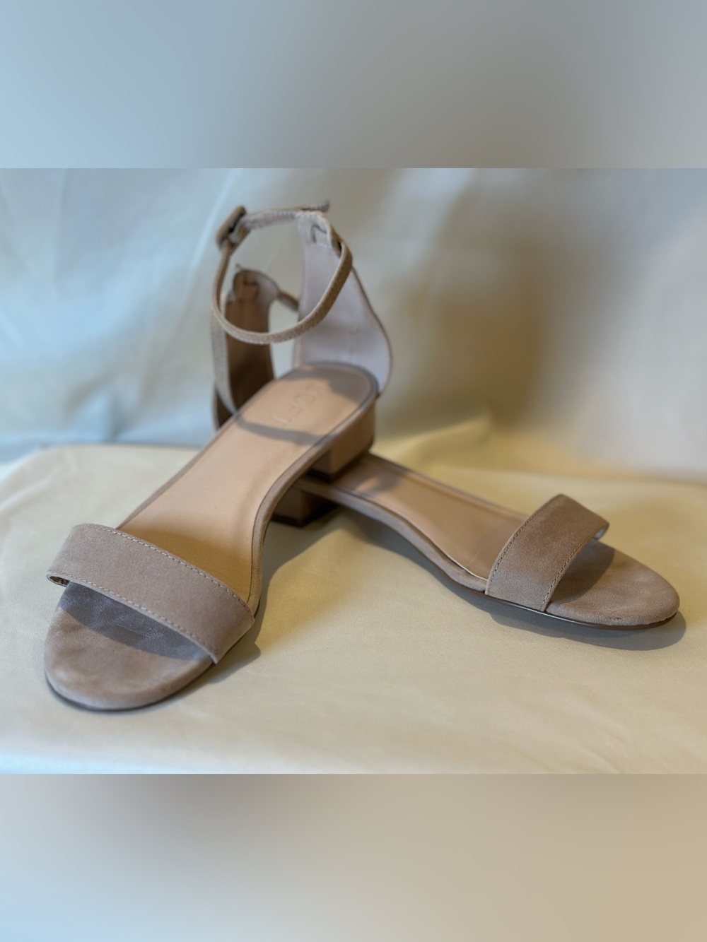 LOFT Taupe vegan Suede Ankle-Strap Block Heel Sandals classic effortless 7.5 - Picture 3 of 5